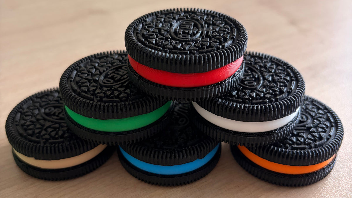 Twisting oreo