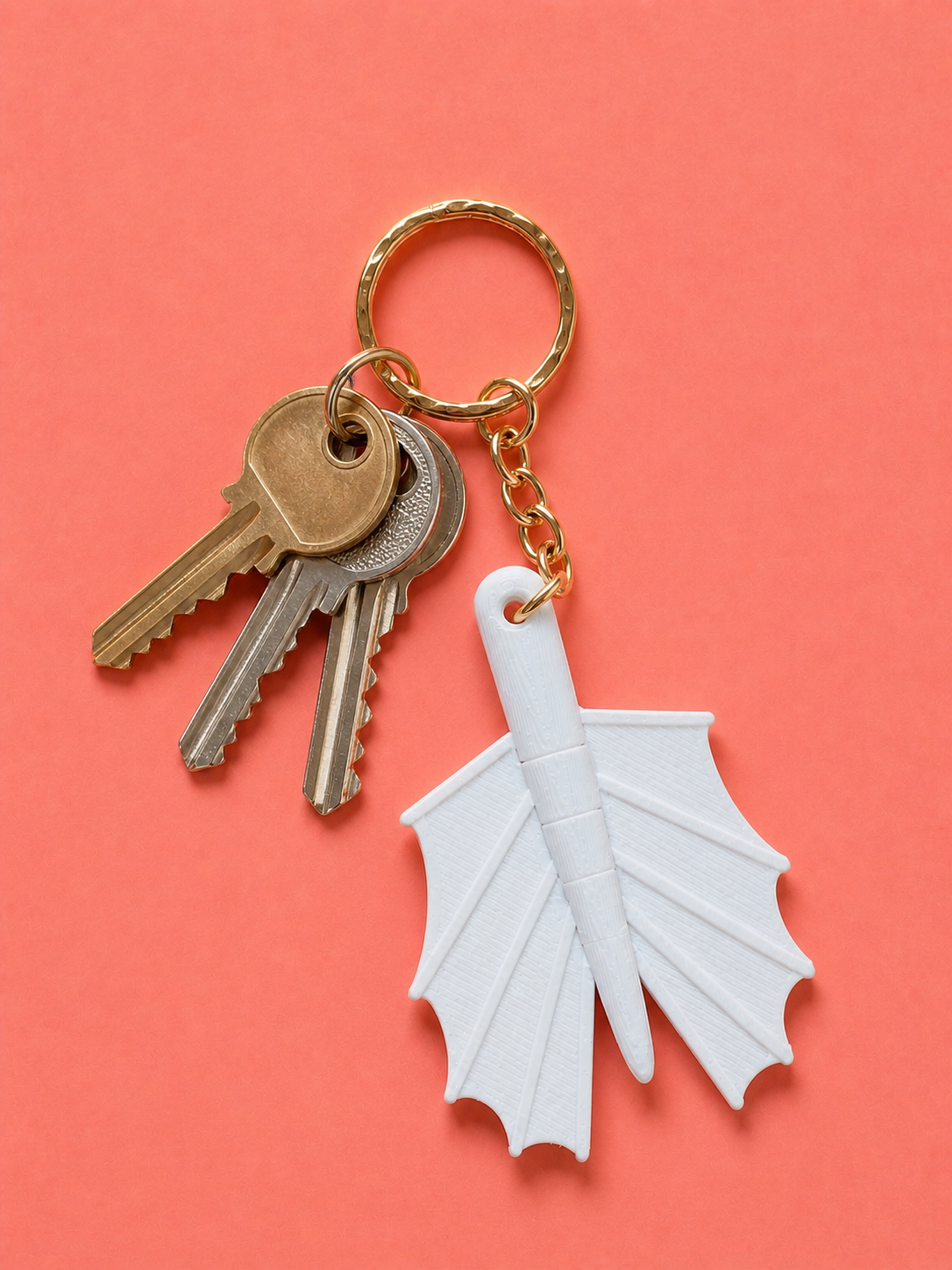 White dragon tail keyring